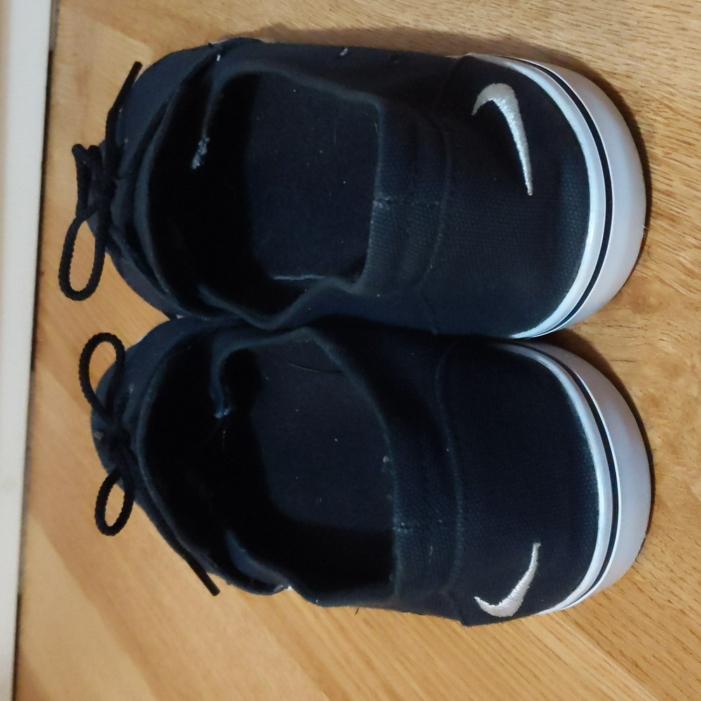 LNC RARE VINTAGE‼️ Nike Navy Blue and White Tie-Up Flats, size 9.5 US LIKE NEW! - Picture 3 of 8
